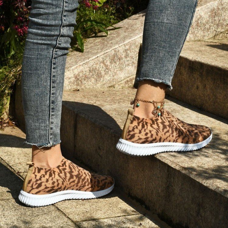 Ladies Round Toe Leopard Print Sneakers